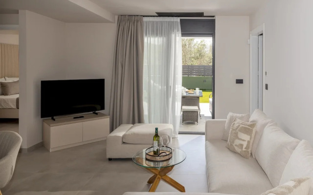 Potame Suite by Estia Garden View