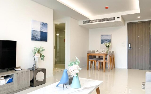 Sukhumvit Asok Modern Suite