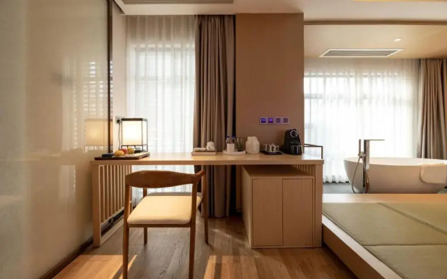 Lujiang Mega Hotel