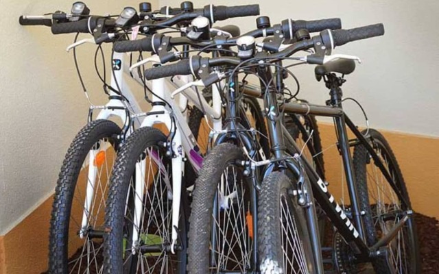 Sleeps22-garden-hottub-pool-barbecue-jacuzzi