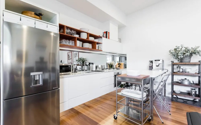 MURRAY, 1BDR Fitzroy Apartment