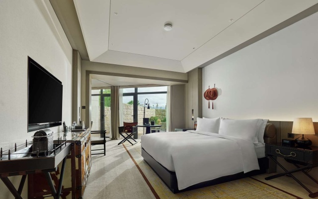 Hilton Shigatse