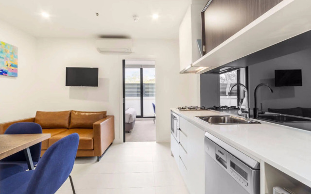 Whitehorse Apartment Hotel