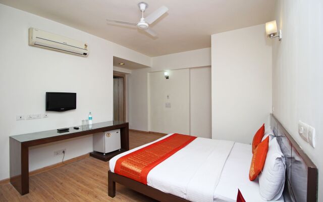 Merriment Hotel Sec 31 by OYO