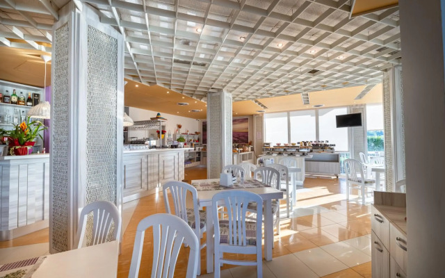 Aphrodite Beach Hotel