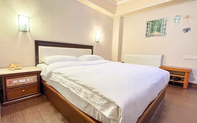 Spring Art Hotel