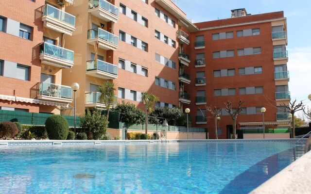 Suitur beach apartment with pool