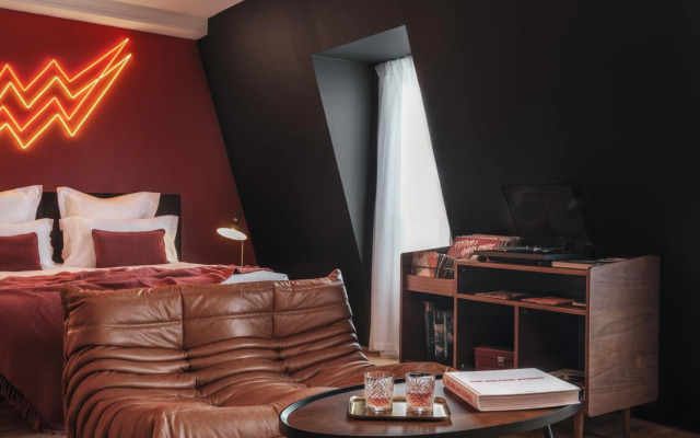 Seven Hotel Paris