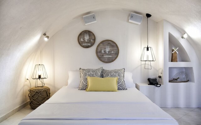 Privee Santorini