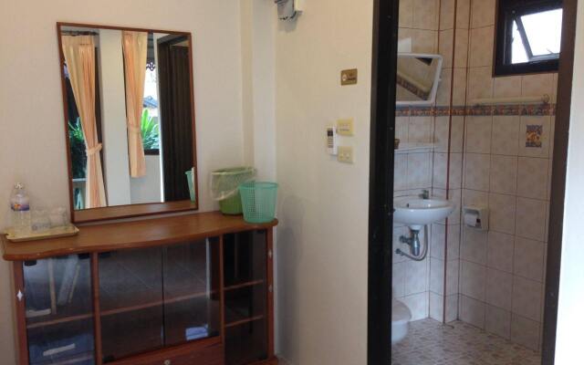 OYO 325 Naiyang Cottage (Vaccinated Staff)