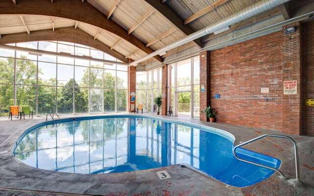 Howard Johnson by Wyndham Branson Theatre District