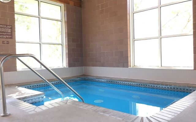 Norwood Inn & Suites