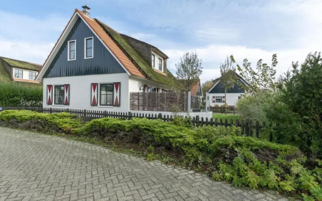 Spacious Villa With Garden