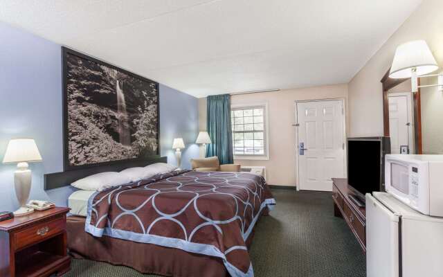 Super 8 by Wyndham Kingston