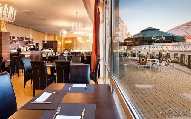 Hotel Victor Pruszków DeSilva
