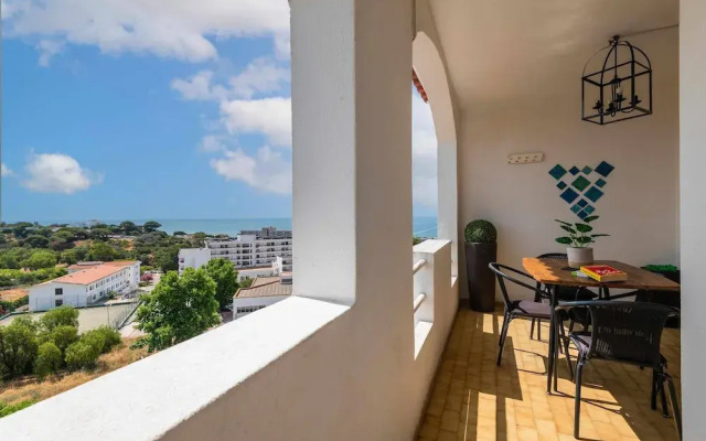 Sea View Central Town 2 Bedroom Apartment