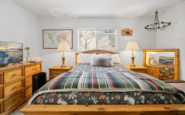 Alpine Whiskey Lodge