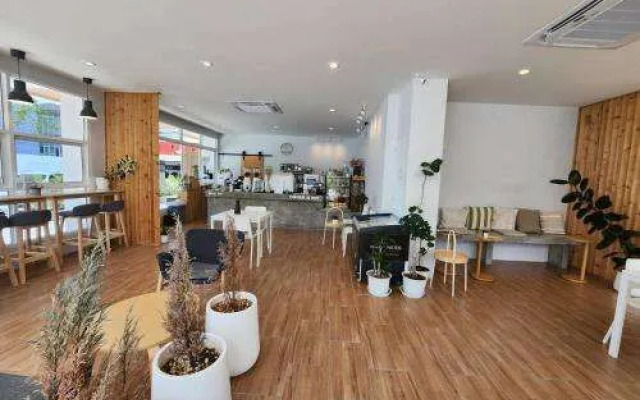 Stayhere@Airport Service Apartment