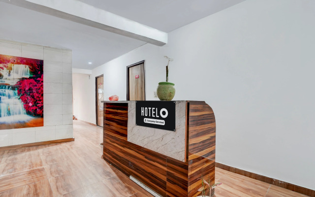 OYO Flagship 80479 A Hotel Royal FNG