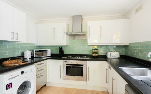 The South Kensington Place - Modern Bright 4bdr Townhouse