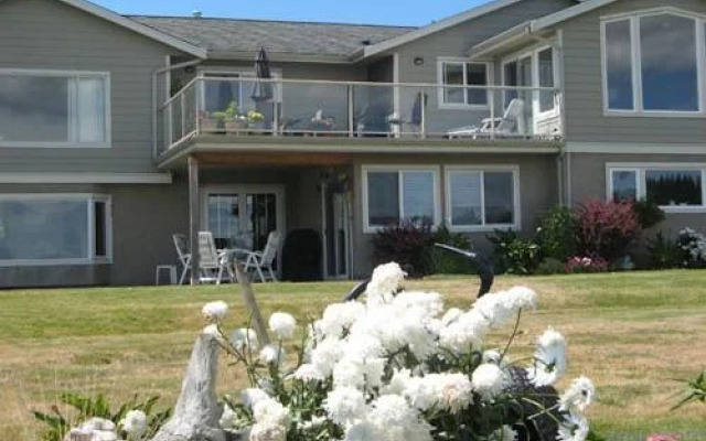 Royal Roads Oceanfront Vacation Rental