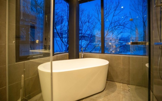 Matthew Suites