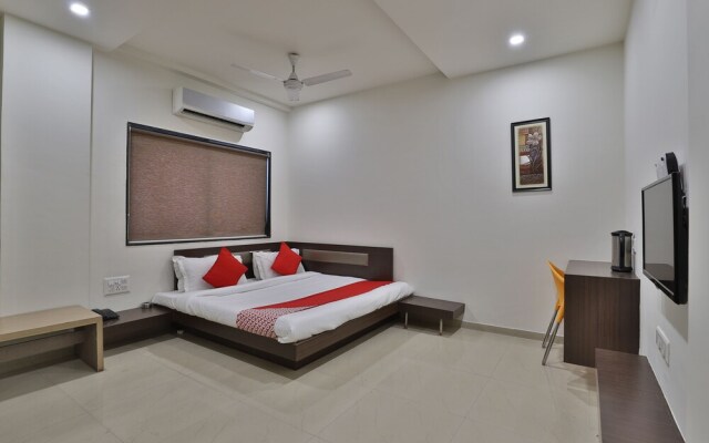 OYO 41737 Hotel Atithi