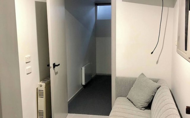 "24 Hotham 3 Bedroom Renovated Apartment"