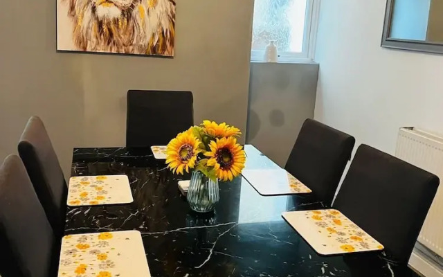 Stay in Comfort , Completely Renovated