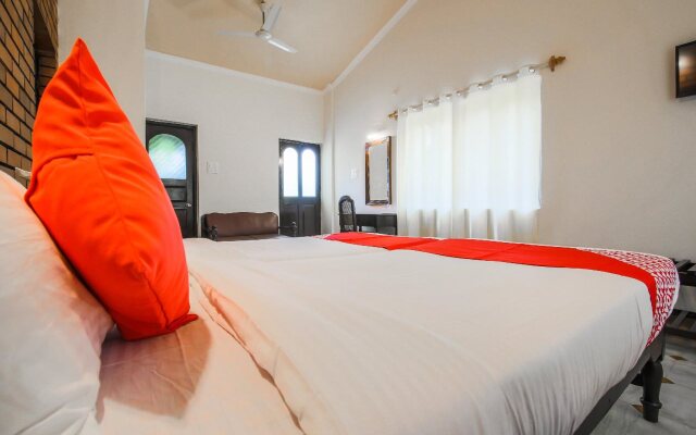 La Petite By OYO Rooms