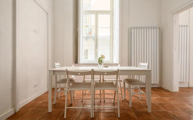 Piazza Portanova 11 - Appartamento Grande