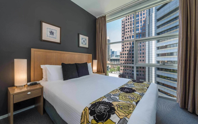 Mantra 100 Exhibition Melbourne – Guest Rooms – Melbourne