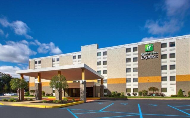 Holiday Inn Express Pittston - Scranton Airport, an IHG Hotel