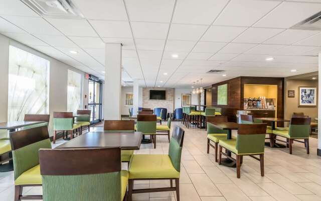 Comfort Inn & Suites Lexington - Hamburg I-75