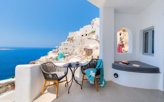 Oia Angle Cavehouse