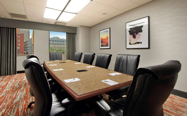 Hampton Inn & Suites Columbus-Downtown