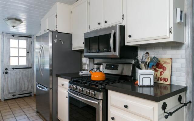 Ventura Beach Oasis by RedAwning