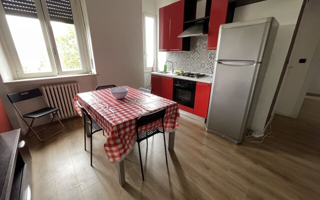 Impeccable 2-bed House in Milano up to 4 People