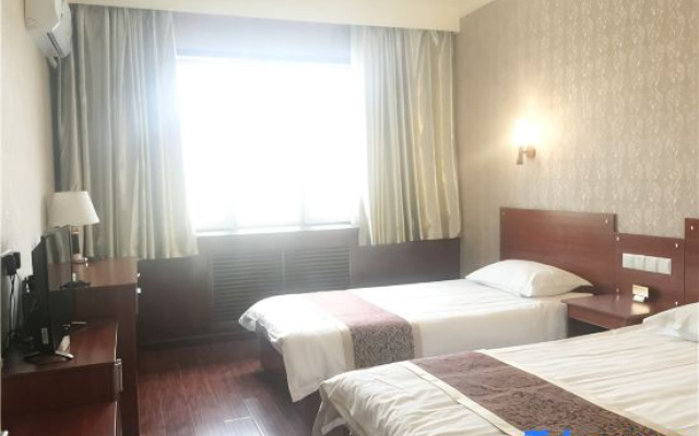 Urumqi Sanye Express Hotel (Autonomous Region Museum)