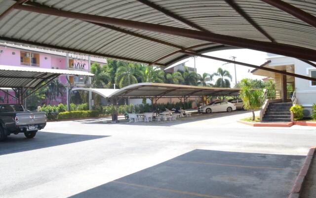 Preechana Golden Place Serviced Apartment