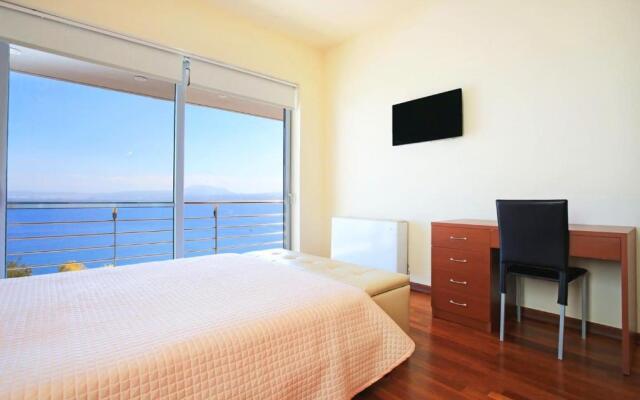 Seafront, 5star Home - 4min Walk To Private Beach