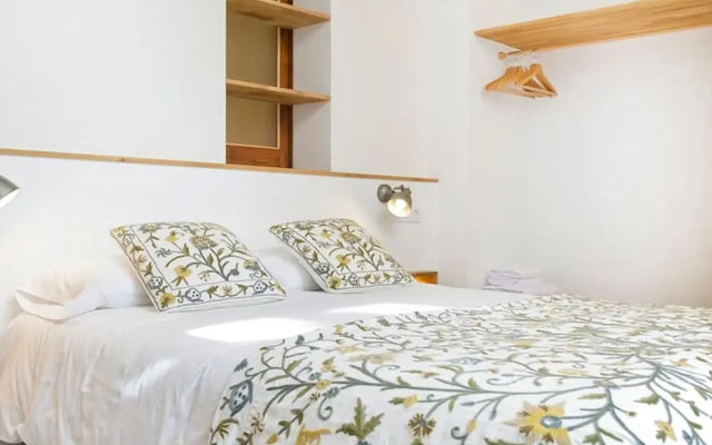 Unique Architects Apartment IN Trendy Central Poble SEC By Myrentalhost