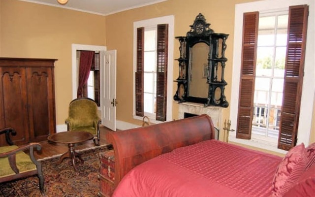 Hotel Léger Restaurant & Saloon