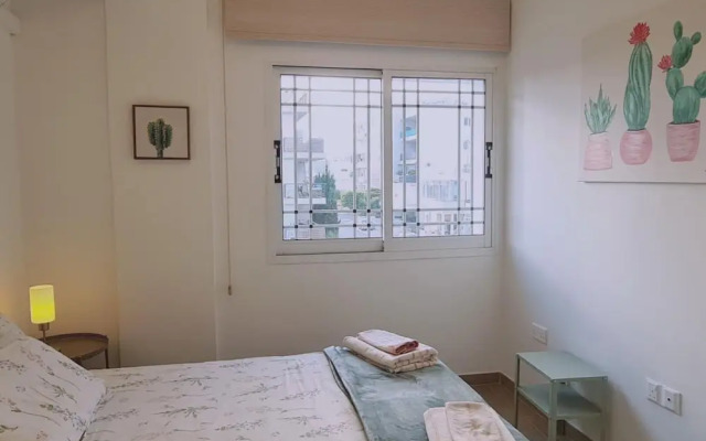 83 Lim3 - Stay Sunlit Apartment