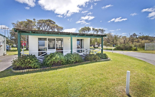 Acclaim Rose Gardens Beachside Holiday Park