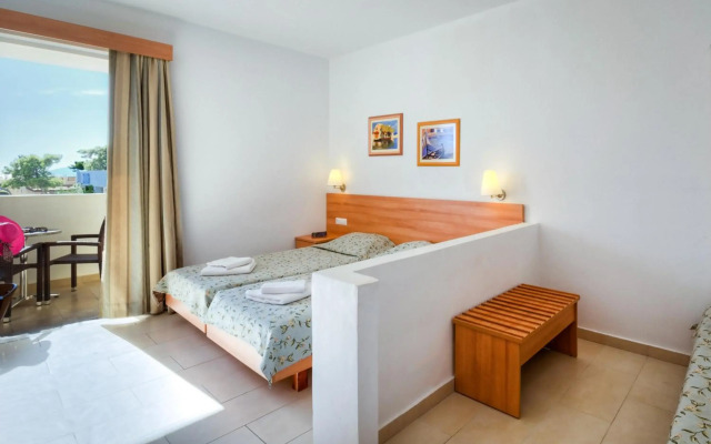 Matina Pefkos ApartHotel