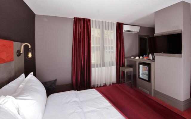 A11 Hotel Cadde