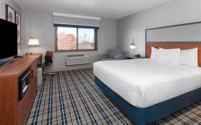 AmericInn by Wyndham Plymouth