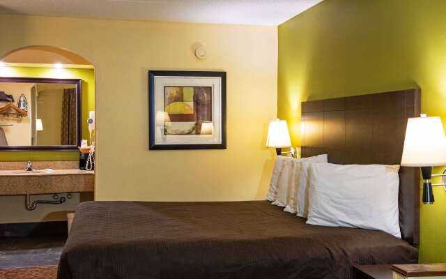 Rodeway Inn & Suites