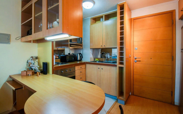 Urban Getaway Near the Sea